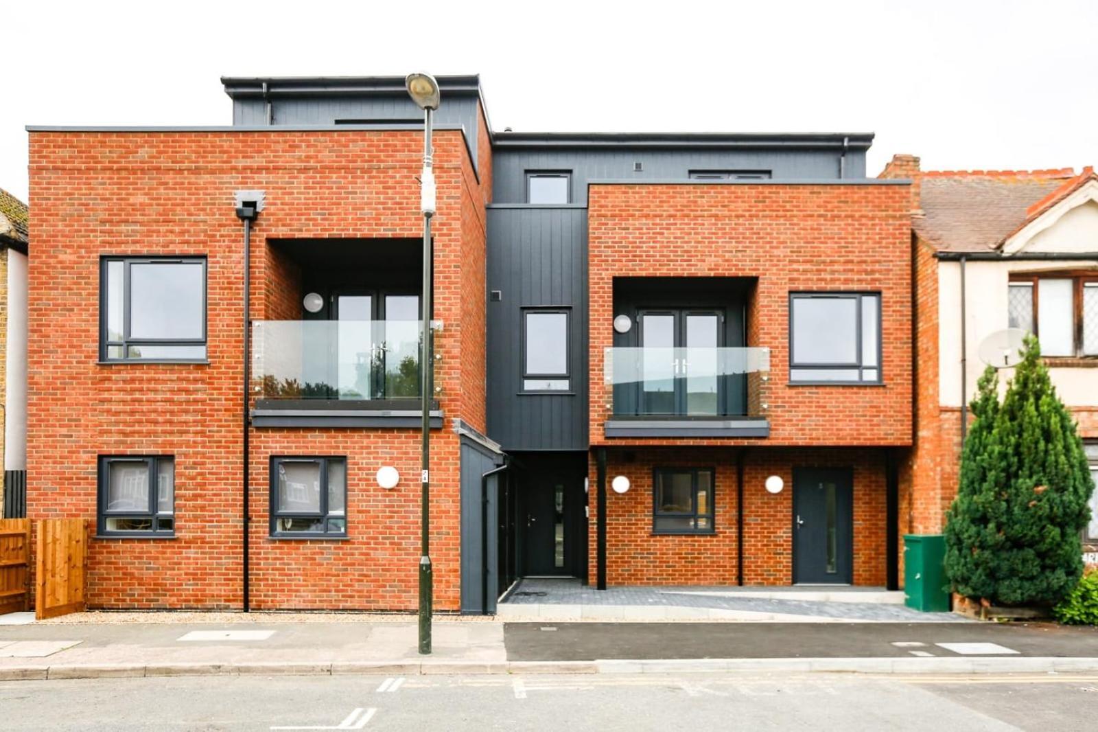 Hybrid Resi - Mitcham Close To Tooting And Wimbledon Eksteriør billede